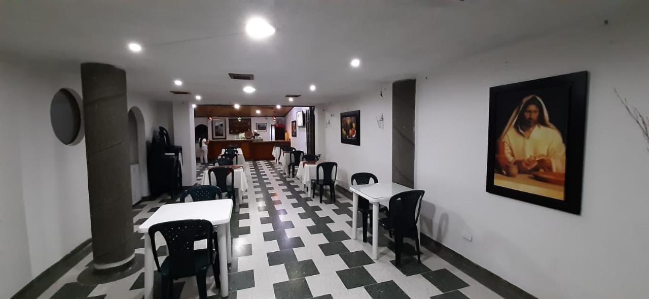 Hotel Venecia Confort Pasto Exterior photo