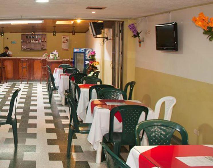 Hotel Venecia Confort Pasto Exterior photo