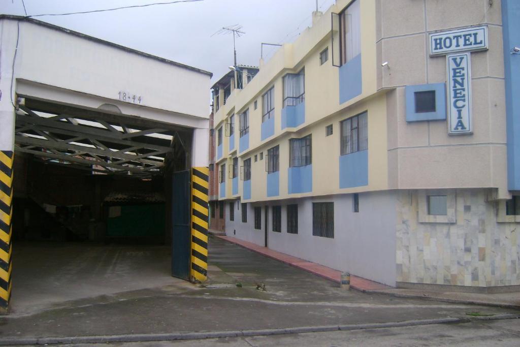 Hotel Venecia Confort Pasto Exterior photo