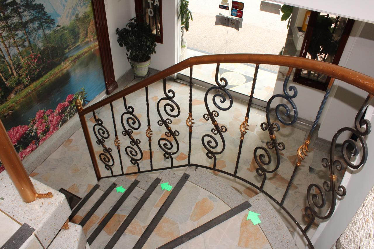 Hotel Venecia Confort Pasto Exterior photo